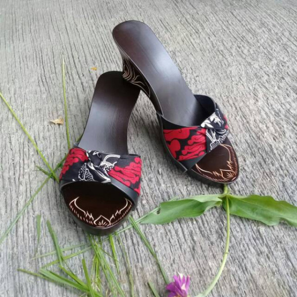 Sandal Batik Kelom Reka