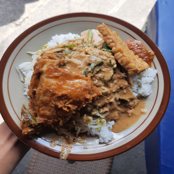 NASI PECEL MBAK DEBI