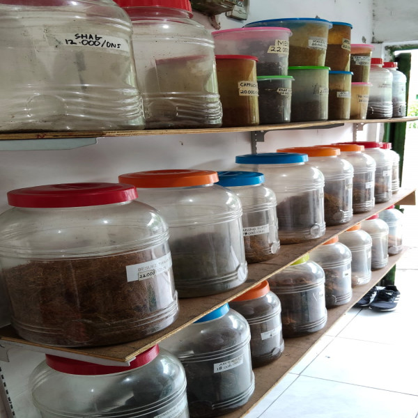 TEMBAKAU GUDANG GARAM MERAH