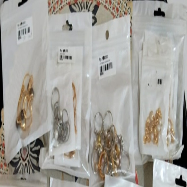 Perhiasan Emas dan Mutiara